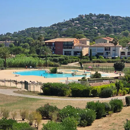 Bright With Golf Course View Apartamento *