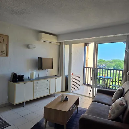 Bright With Golf Course View Gassin