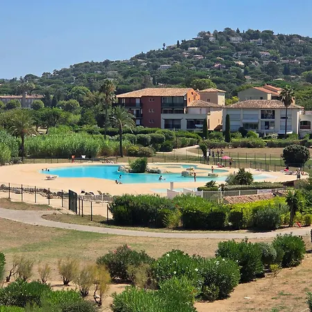 Bright With Golf Course View Apartamento